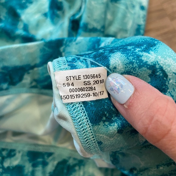 Under Armour | Capri Leggings - Small - Picture 7 of 7